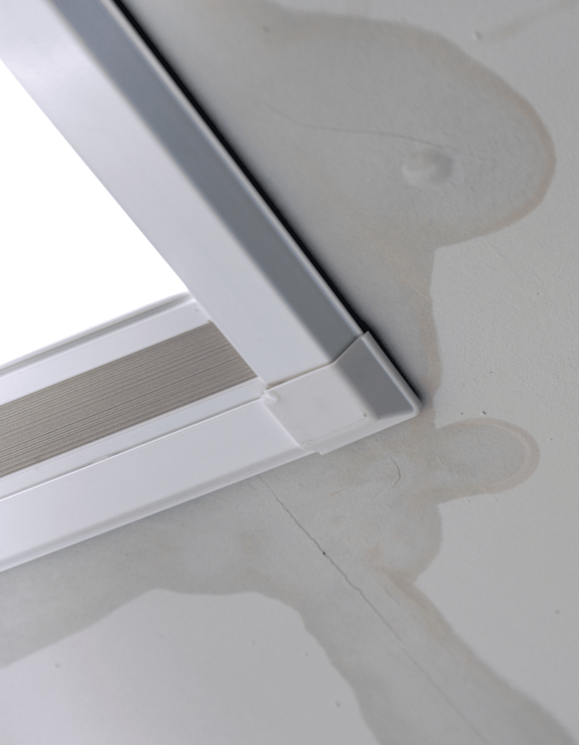 9 Easy DIY Steps To Fix Your Leaky Skylight On Your Commercial Roof